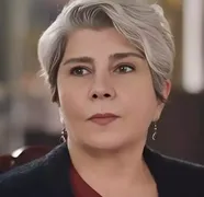 Devrim Yakut, actrița care joacă rolul Gülcihan Koroğlu, în noul serial "Fata de la fereastră", schimbare uluitoare de look! Iată cum arată aceasta la trei ani de la încheierea filmărilor